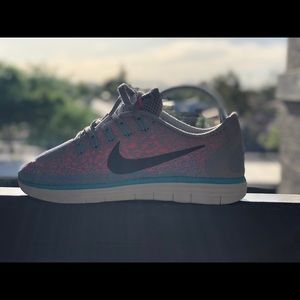 Woman’s Nike distance